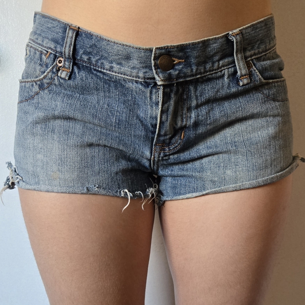 Abercrombie & Fitch Low Waisted Denim Shorts Sz 2